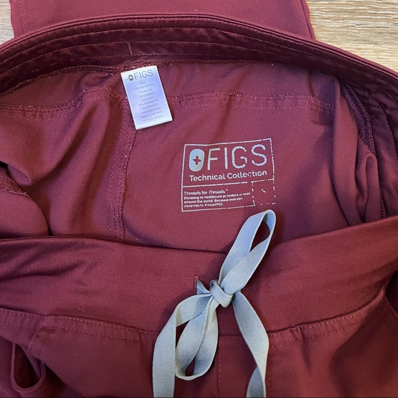 FIGS Kade Cargo Scrub Pants - Size Small - Burgundy - Picture 4 of 4